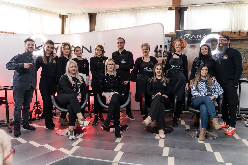 Добредојдовте нашиот website за Академија за Фризери